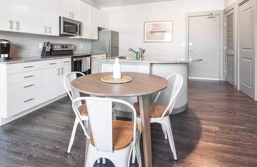 University District Apartment | Landing at The Nine @ Memphis - 4 Bedrooms in U.