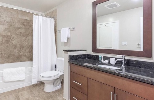Cherry Creek Apartment | Landing at The Seasons of Cherry Creek - 2 Bedrooms in Cherry Creek