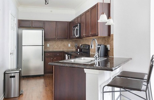 Overland Park Apartment | Landing at The Sovereign at Overland Park Apartments - 1 Bedroom in St. Andrews Highlands