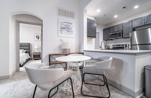 Corryville Apartment | Landing at The Village at Stetson Square - 2 Be.