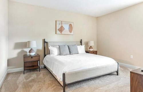 Greensboro Apartment | Landing at The Village Lofts - 1 Bedroom in Downtown Greensboro