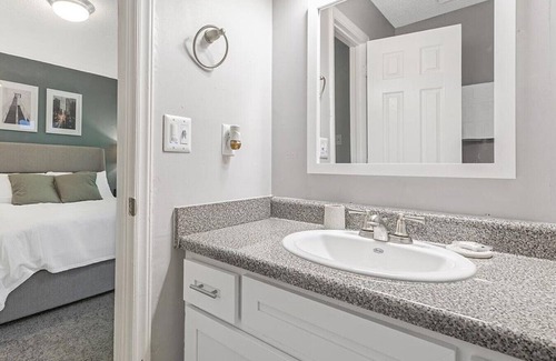 Greensboro Apartment | Landing at Timbercreek Apartments - 1 Bedroom in Downtown Greensboro