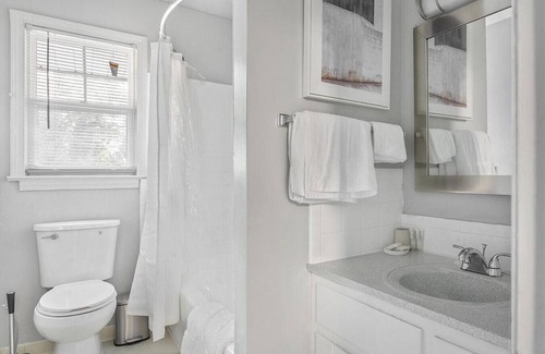 Winston - Salem Apartment | Landing at Townhomes at Little Creek - 1 Bedroom in Downtown Winston Salem