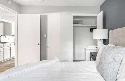Winston - Salem Apartment | Landing at Townhomes at Little Creek - 1 Bedroom in Downtown Winston Salem