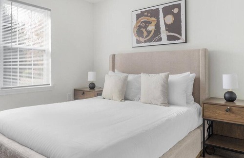 Holly Springs Apartment | Landing at Trellis Pointe - 2 Bedrooms in Downtown Holly Springs