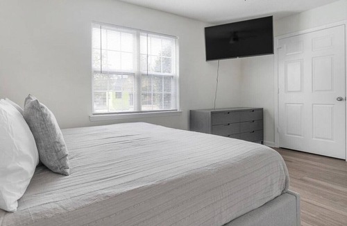 Holly Springs Apartment | Landing at Trellis Pointe - 2 Bedrooms in Downtown Holly Springs