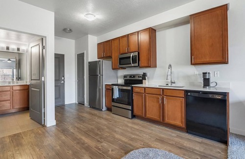 South Salt Lake Apartment | Landing at VIA Apartments - Studio in Downtown .