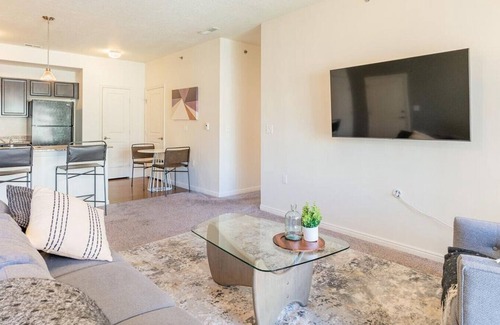 Pleasant Grove Apartment | Landing at Viewpointe - 2 Bedrooms in Downtown Pleasant Grove