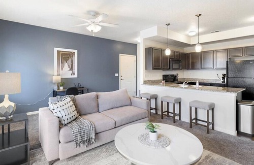 Pleasant Grove Apartment | Landing at Viewpointe - 1 Bedroom in Downtown Pleasant Grove