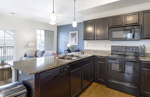 Pleasant Grove Apartment | Landing at Viewpointe - 1 Bedroom in Downtown Pleasant Grove