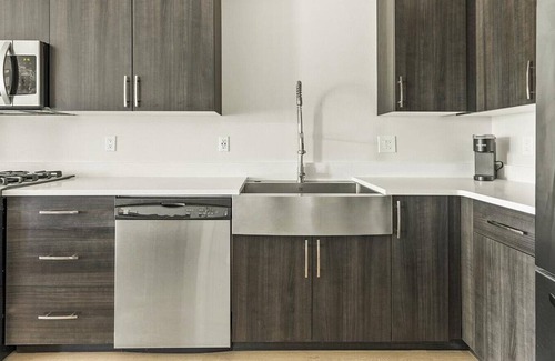 Hayden Island Apartment | Landing at Yacht Harbor Club - 1 Bedroom in Hayden Island Neighborhood Network