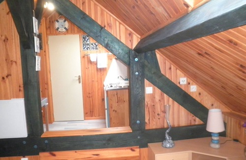 Saint-Come-de-Fresne Apartment | Landing beaches - F1bis apartment in the attic 100m from the beach