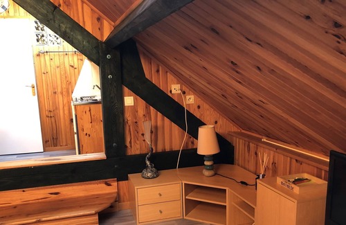Saint-Come-de-Fresne Apartment | Landing beaches - F1bis apartment in the attic 100m from the beach