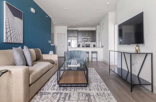 Austin Apartment | Landing | Beautiful 1BD, Gym, Pool