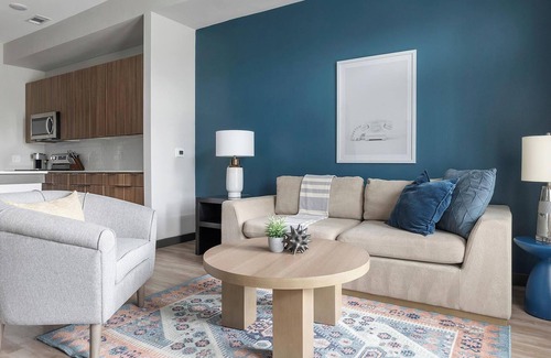 Buda Apartment | Landing | Beautiful 1BD in Brooks Crossing