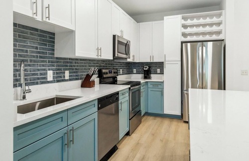 Eden Apartment | Landing | Beautiful 1BD, Pool, Clubhouse