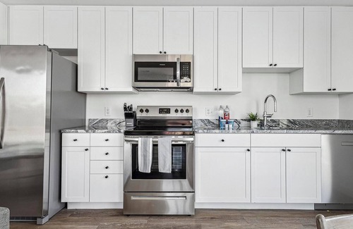 Greektown Historic District Apartment | Landing | Beautiful 2BD, Gym, Clubhouse