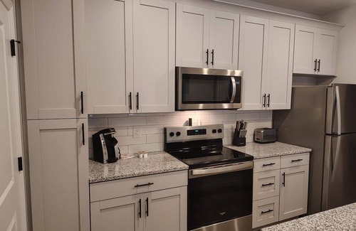Newberry Apartment | Landing | Beautiful 2BD, Pool, Gym