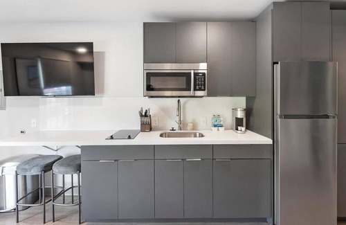 Hermitage Apartment | Landing | Beautiful Studio in Downtown Hermitage