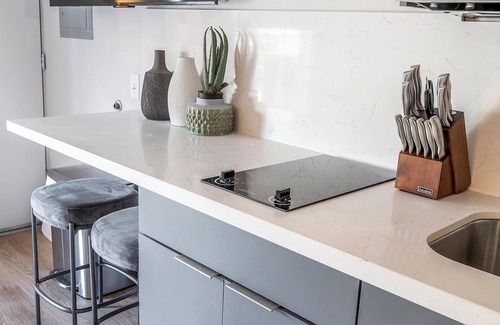Hermitage Apartment | Landing | Beautiful Studio in Downtown Hermitage
