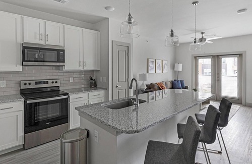 South Arlington Apartment | Landing | Beautiful 1BD, Game Room, Clubhouse