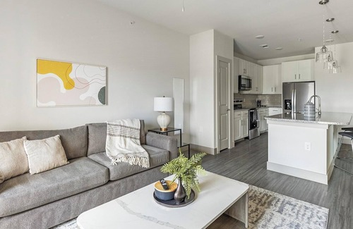 South Arlington Apartment | Landing | Beautiful 1BD, Gym, Clubhouse