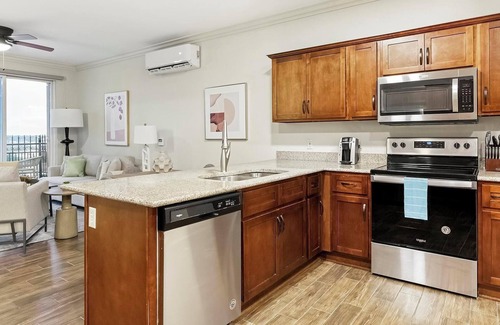 Overland Park Apartment | Landing | Beautiful 3BD, Clubhouse, Gym