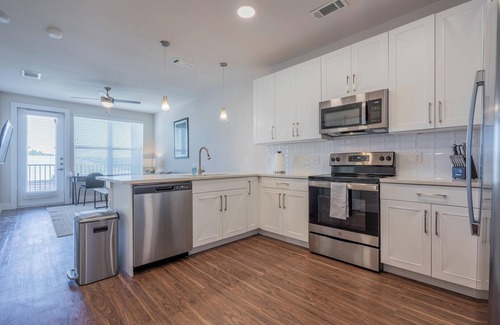 Wetmore Apartment | Landing | Chic 1BD, Clubhouse, Gym