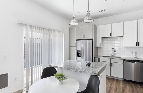 Fort Worth Apartment | Landing | Chic 1BD, Clubhouse, Pool