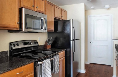 Sweetbriar Apartment | Landing | Chic 1BD, Clubhouse, Courtyard
