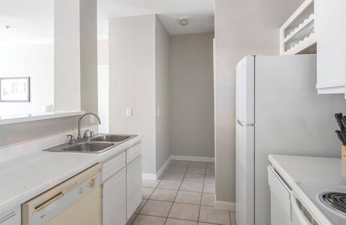 Briarforest Apartment | Landing | Chic 1BD, Pool, Gym