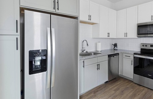 Fort Worth Apartment | Landing | Chic 1BD, Yoga Studio, Pool