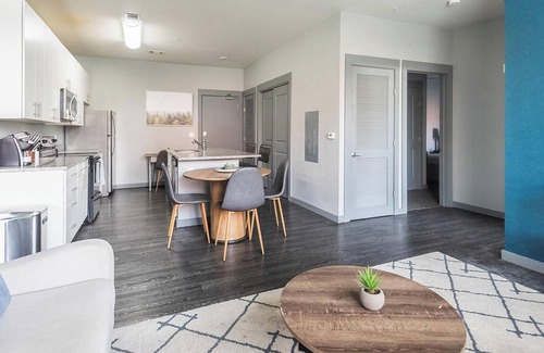 University District Apartment | Landing | Chic 4BD, Clubhouse, Pool