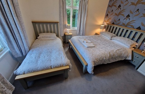 Lakeside House | Landing Cottage Guest House