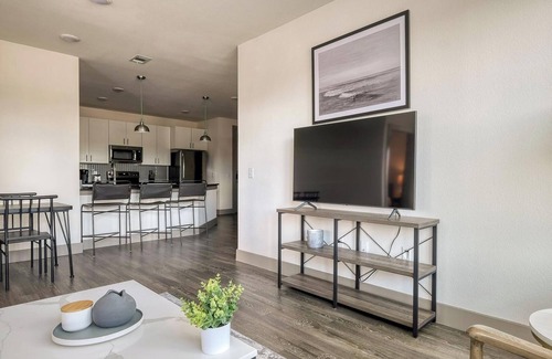 Conroe Apartment | Landing | Incredible 2BD, Yoga Studio, Clubhouse