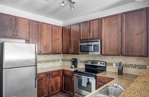 Irving Apartment | Landing | Incredible 1BD, Gym, Courtyard