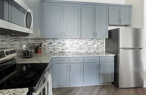 Nassau Bay Apartment | Landing | Incredible 1BD, Pool, Clubhouse