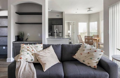 Richmond Apartment | Landing | Incredible 2BD, Gym, Clubhouse