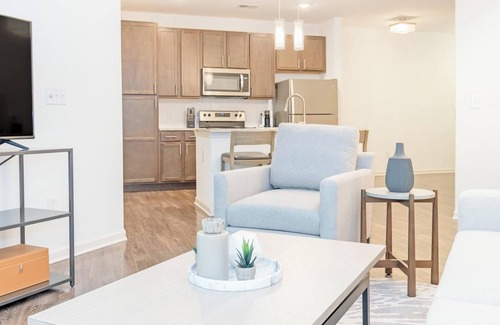 San Marco Apartment | Landing | Incredible 1BD, Pool, Gym