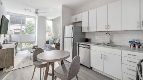 Five Points South Apartment | Landing Midtown