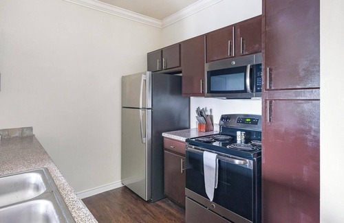 Riverpark West Apartment | Landing | Modern 1BD, Clubhouse, Pool
