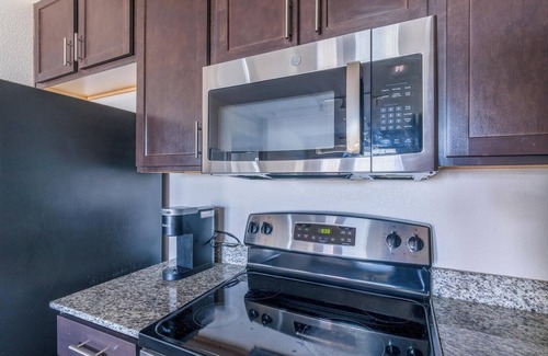 Spring Apartment | Landing | Modern 1BD, Clubhouse, Pool