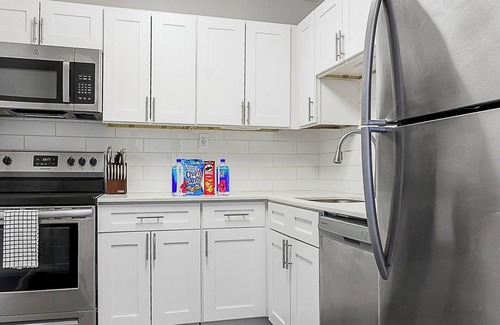Fort Wayne Apartment | Landing | Modern 1BD, Gym, Game Room
