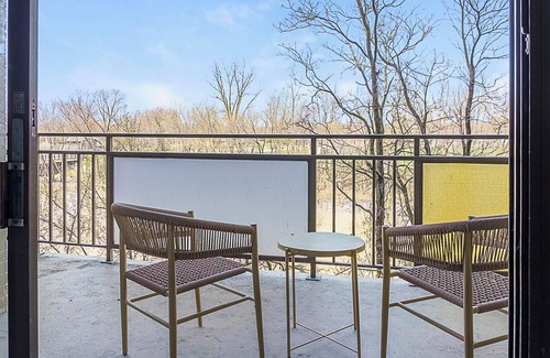 Fort Wayne Apartment | Landing | Modern 1BD, Gym, Game Room