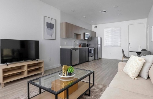 Goodyear Apartment | Landing | Modern 1BD, Game Room, Yoga Studio