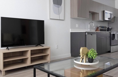 Goodyear Apartment | Landing | Modern 1BD, Game Room, Yoga Studio