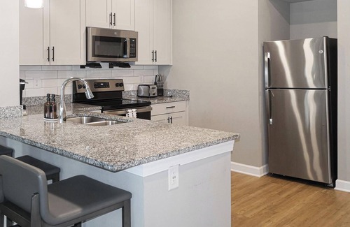 Fort Myers Apartment | Landing | Modern 1BD, Pool, Gym