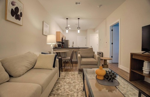 Kensington Apartment | Landing | Modern 1BD, Rooftop Lounge, Gym