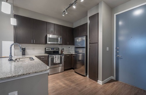 Terrell Heights Apartment | Landing | Modern 1BD, Gym, Pool