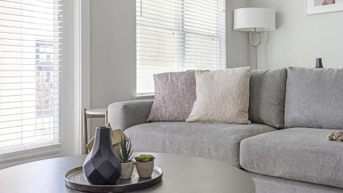 Katy Apartment | Landing - Modern Apartment with Amazing Amenities (ID1403X412)